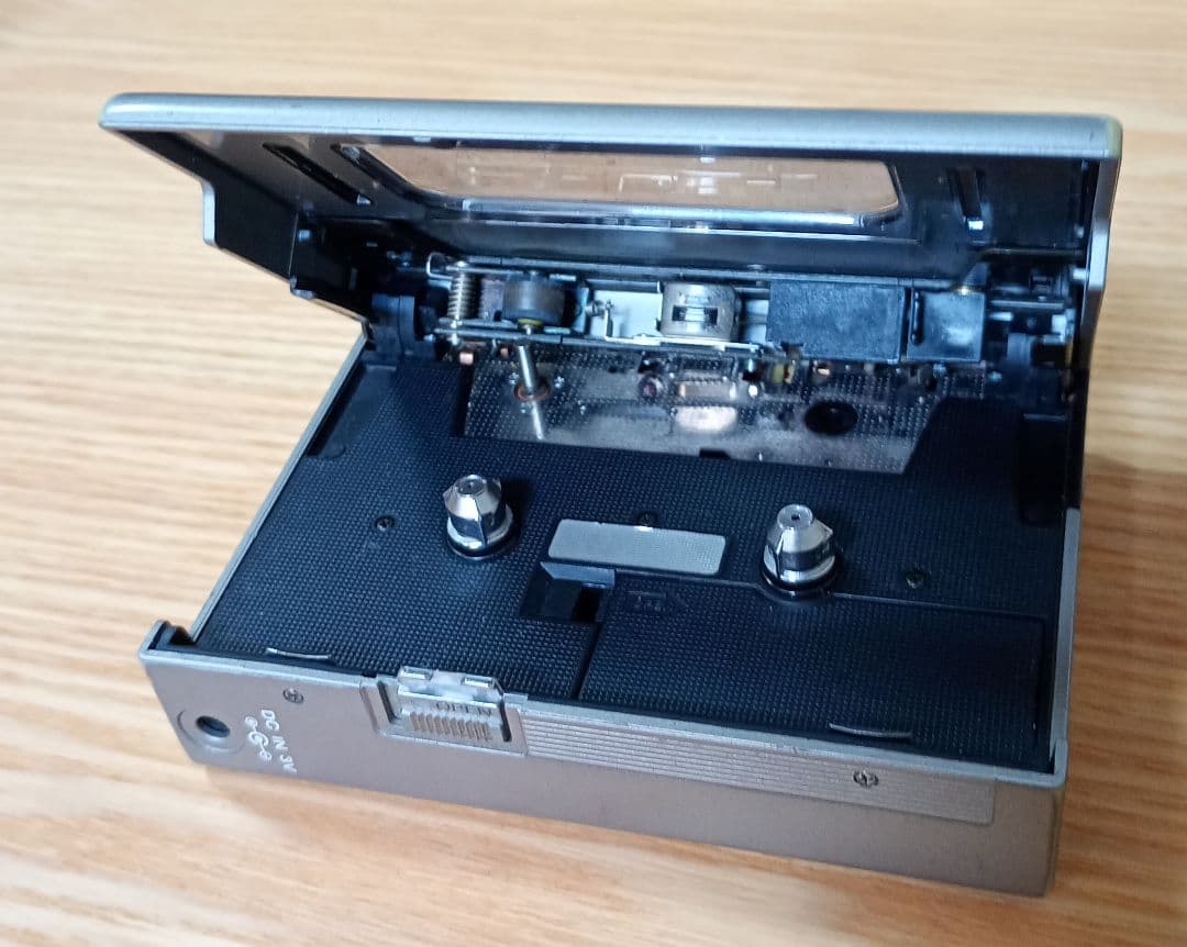 希少品 SONY WALKMAN WM-2 ウォークマン カセットプレーヤー