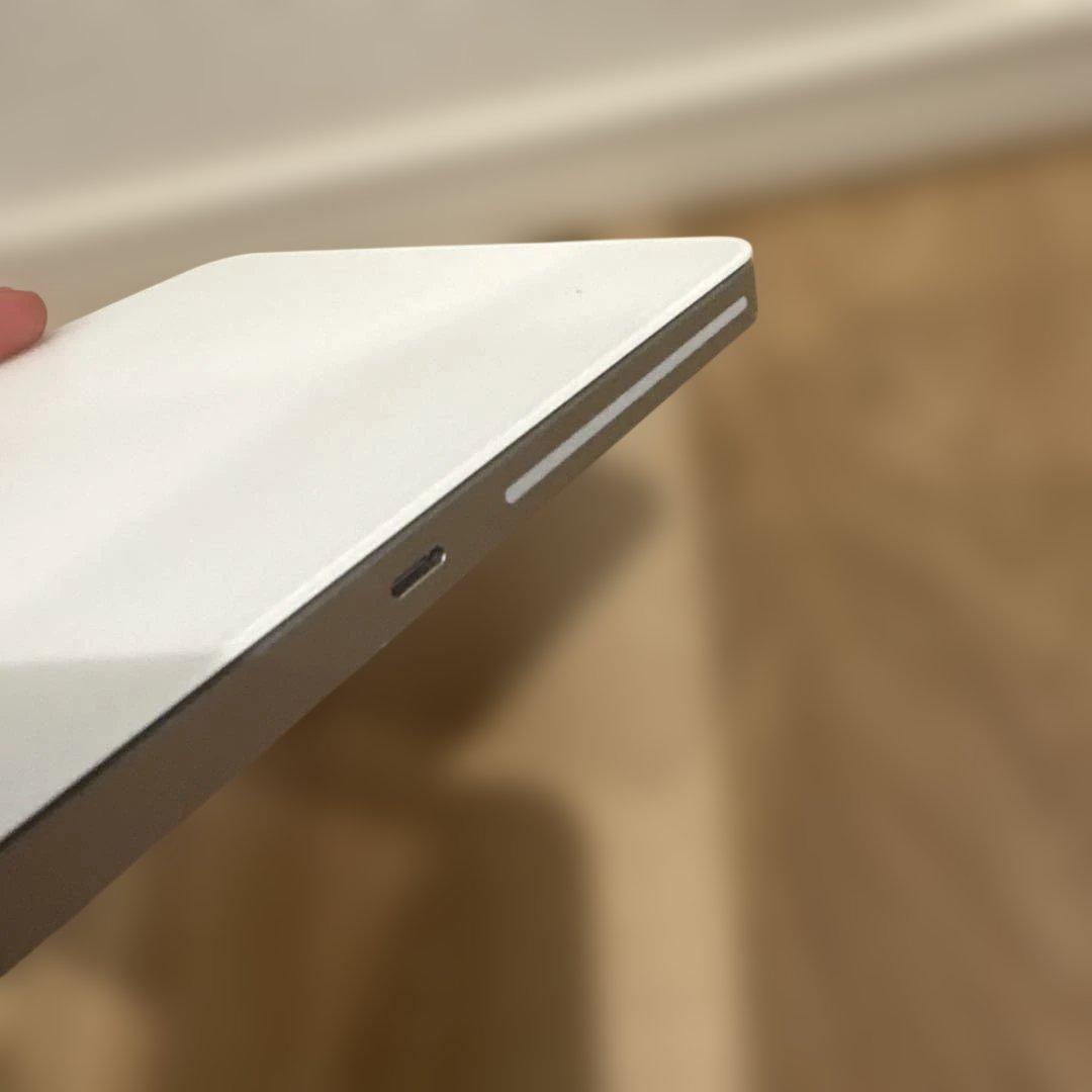 Magic Trackpad 第3世代　ホワイト