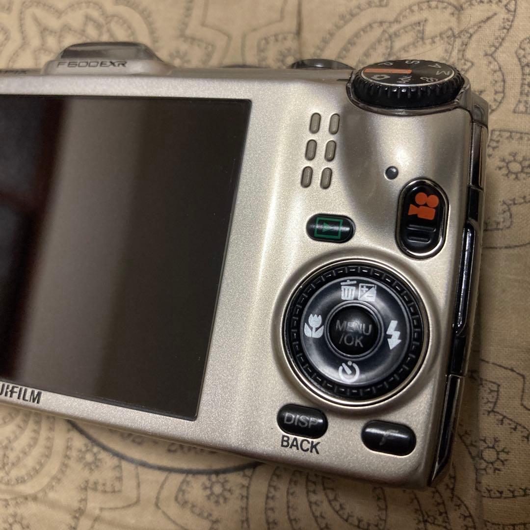 FUJIFILM FINEPIX F600EXR GPS搭載 デジカメ コンデジ