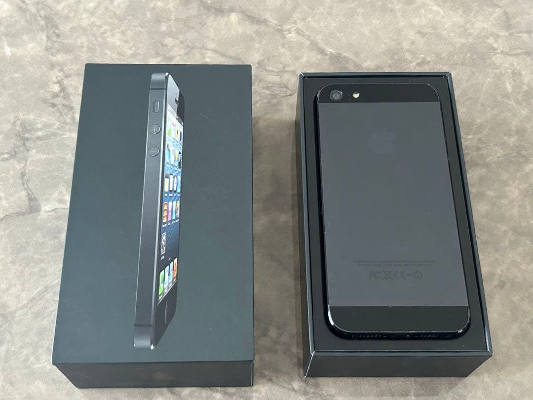 Apple iPhone5 32GB 黒 本体 (箱入り)