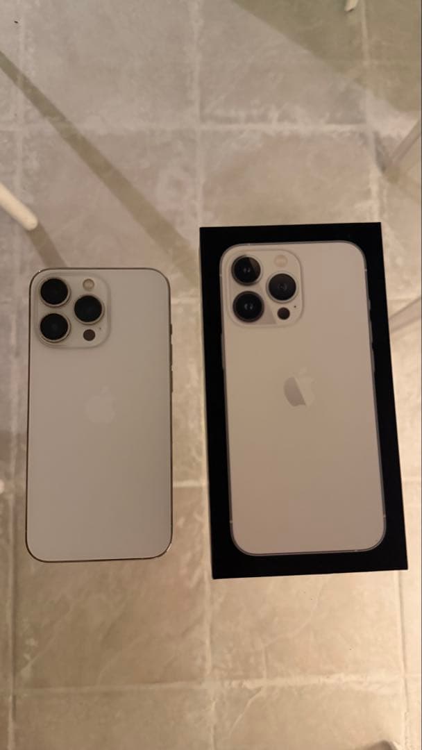Apple iPhone 13 Proホワイト256G美品SIMフリー