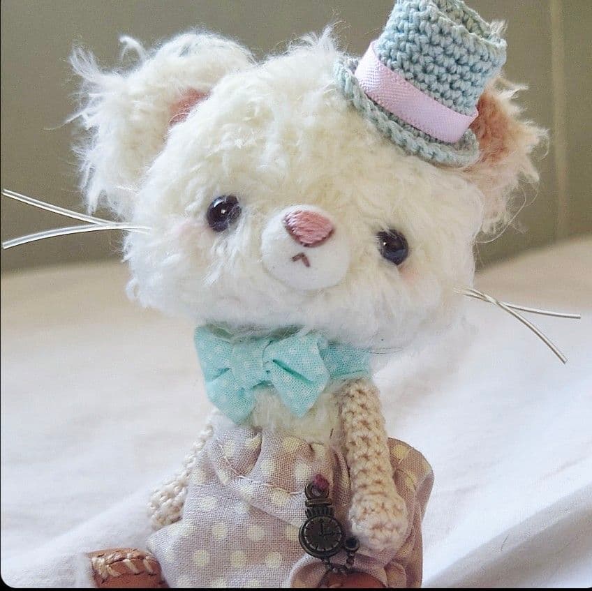 人気作家様（F-log様） 三毛猫 あみぐるみ ねこ 極美品
