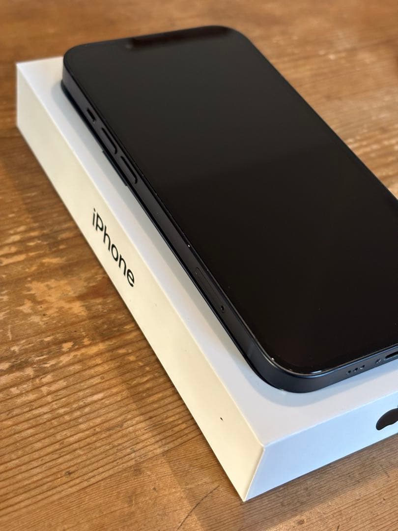 iPhone 13 ミッドナイト128GB 本体