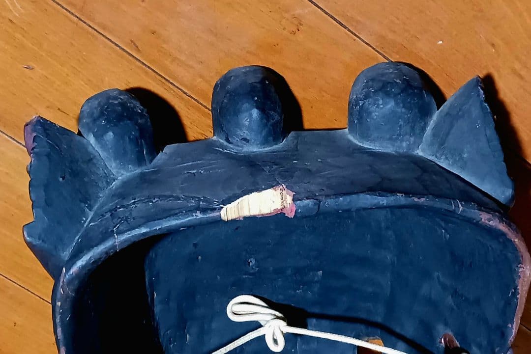 チベット仏教 ネパール 木製シンハの面 家の守り神 神聖なオブジェ 全長37cm