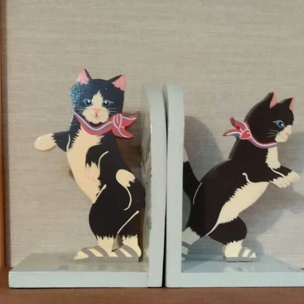 ブックスタンド　猫　アンティーク　値下げ。