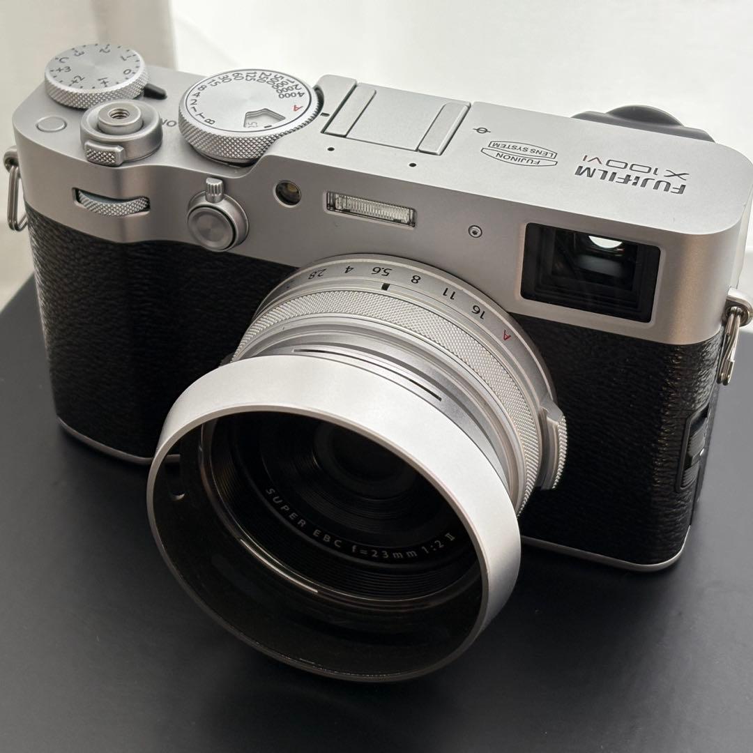 美品 X100VI シルバー おまけ多数 シャッター1252回