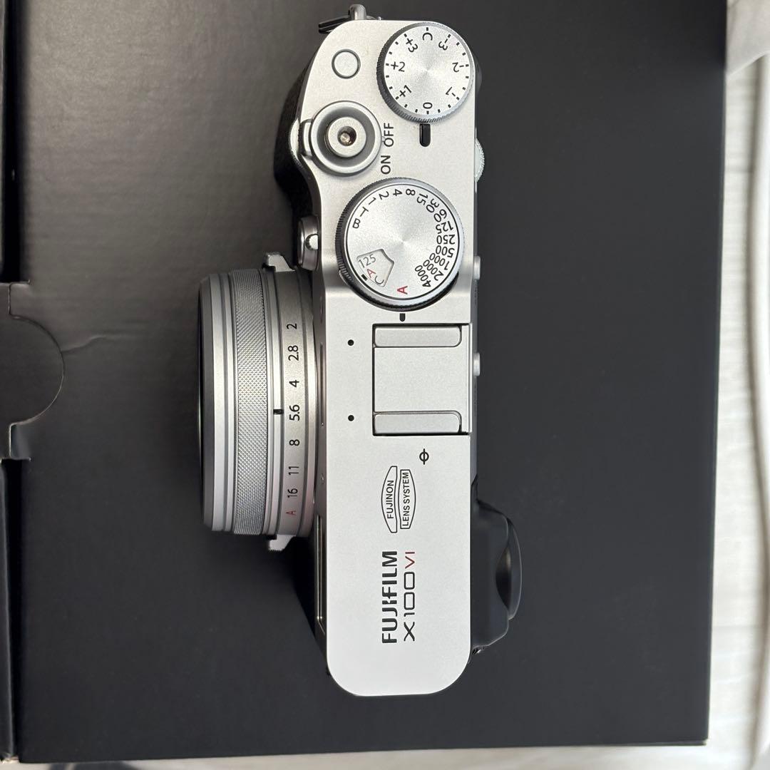 美品 X100VI シルバー おまけ多数 シャッター1252回