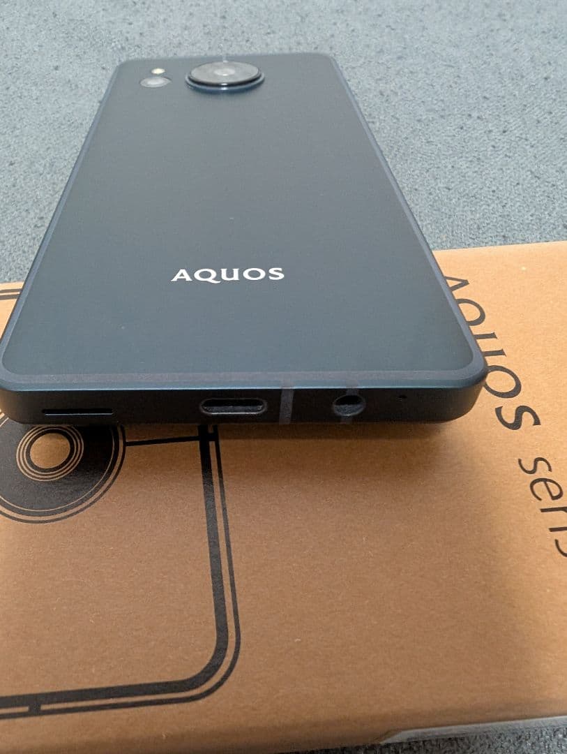 SHARP AQUOS sencn8 ブラック 　SIM フリー
