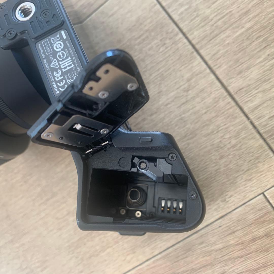 SIGMA dp2 Quattro（バッテリー2個・純正フード)