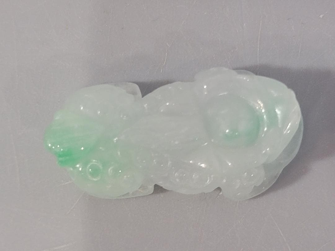 翡翠 獅子の彫刻 小型 装飾品