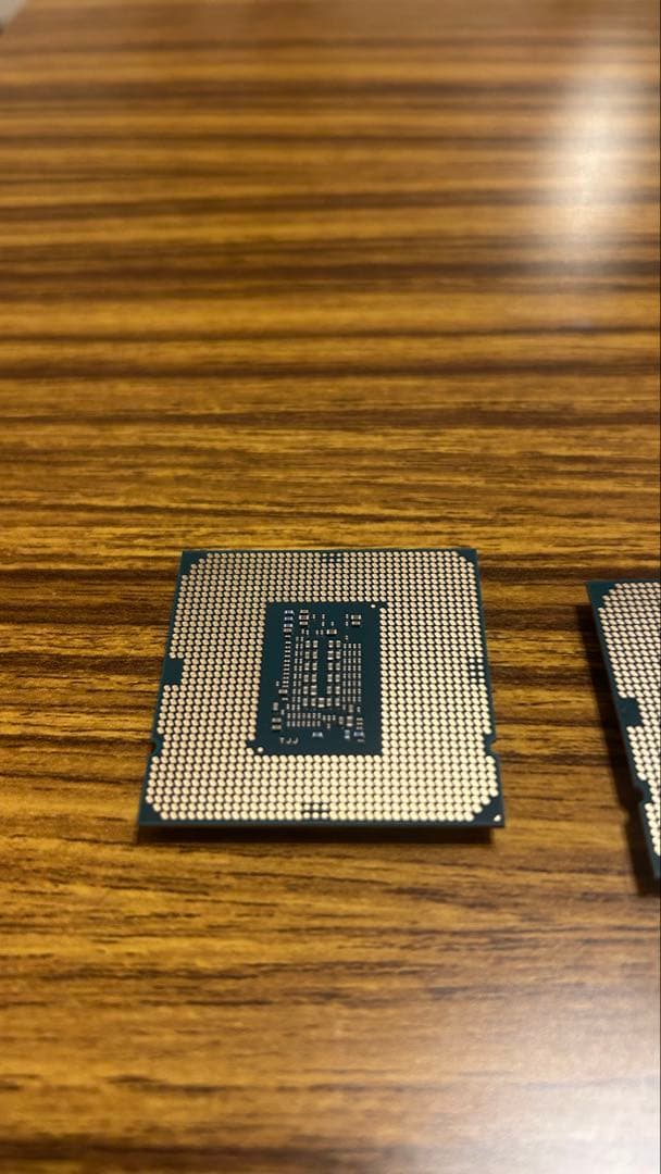 momo　　Intel Core i5-10505 2個