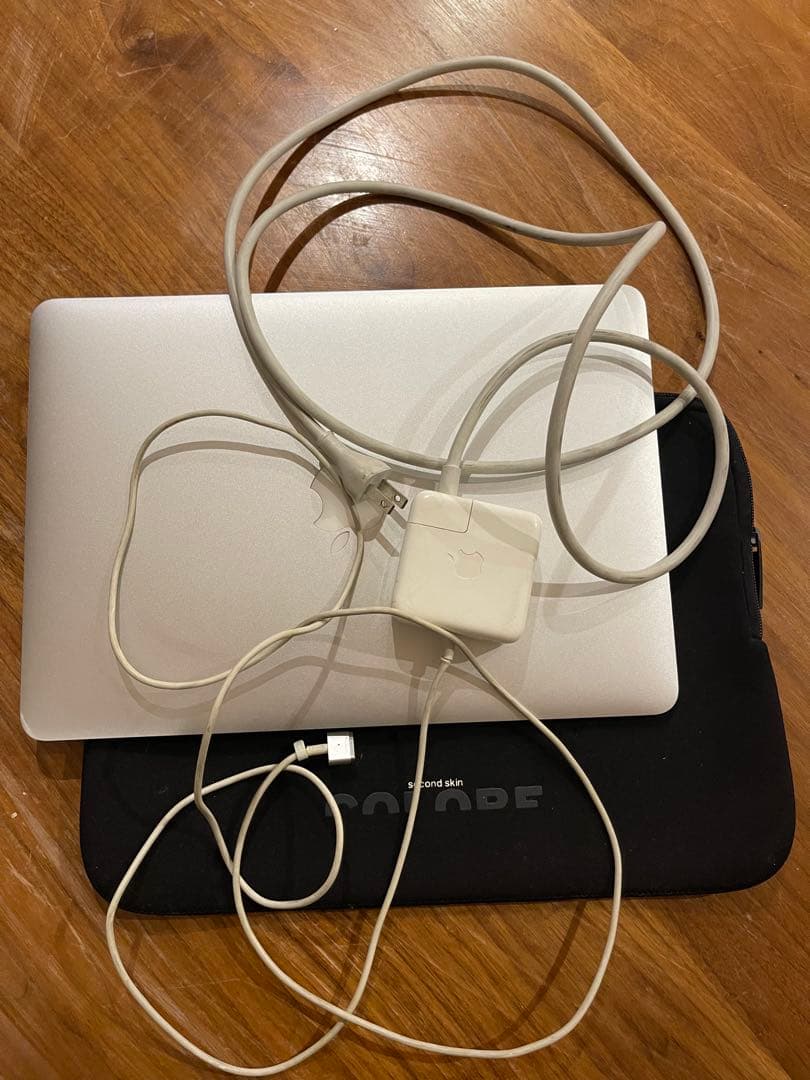 MacBook Air 13インチ シルバー充電器付き