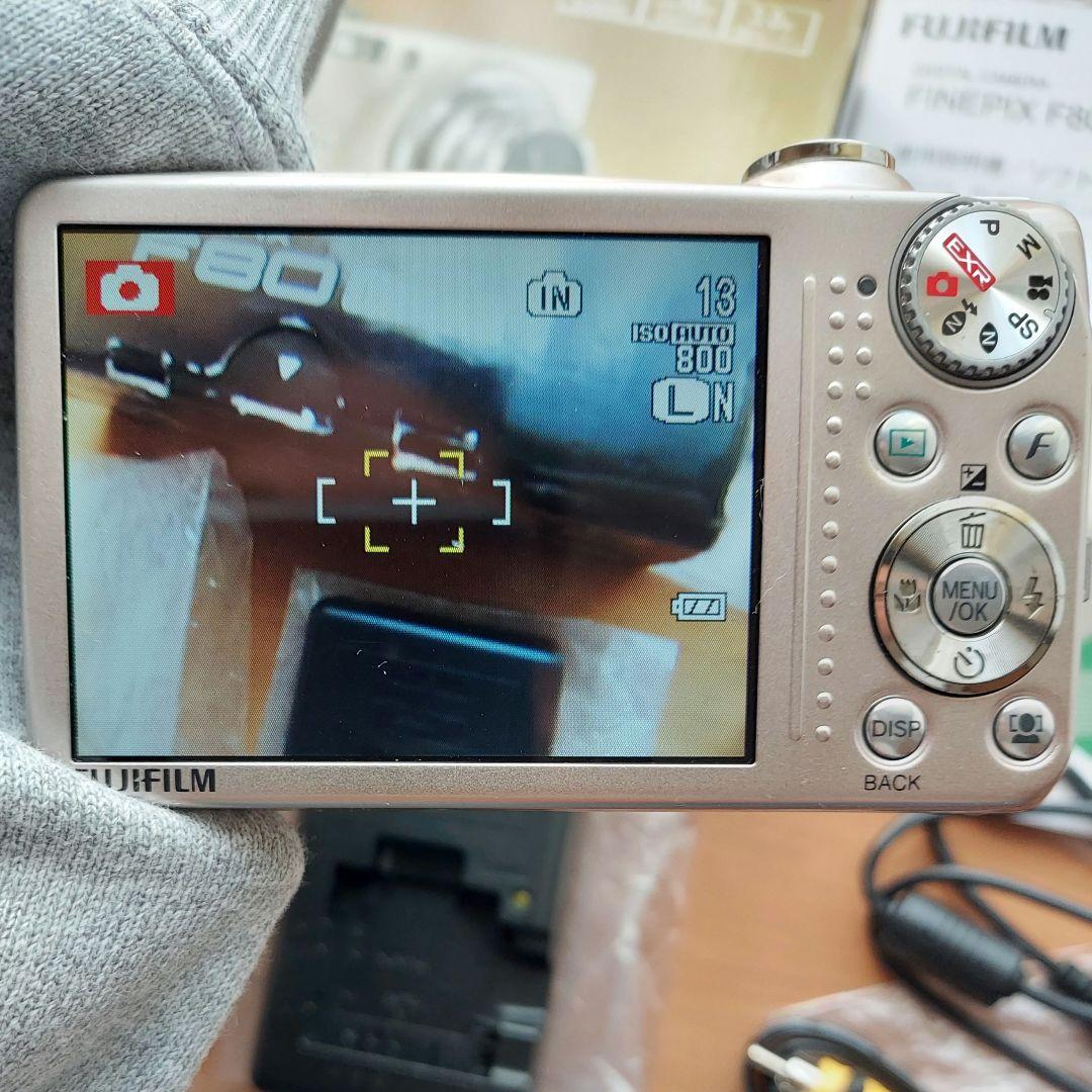 【動作品】FUJIFILM FINEPIX F80EXR シルバー
