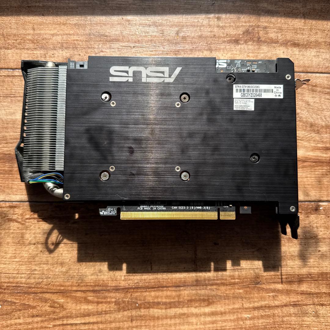 グラフィックボード・グラボ・ビデオカード ASUS STRIX-GTX1060-DC206G 6GB