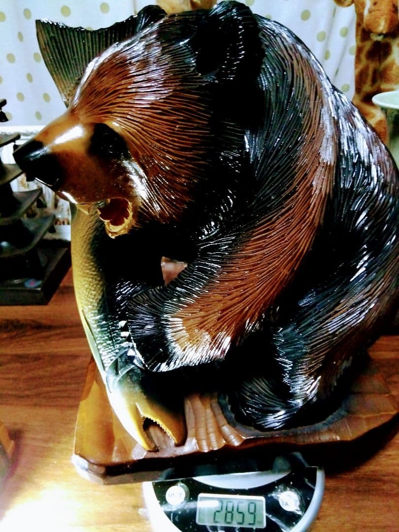 特大.木製クマと魚の彫刻 約2.86kg