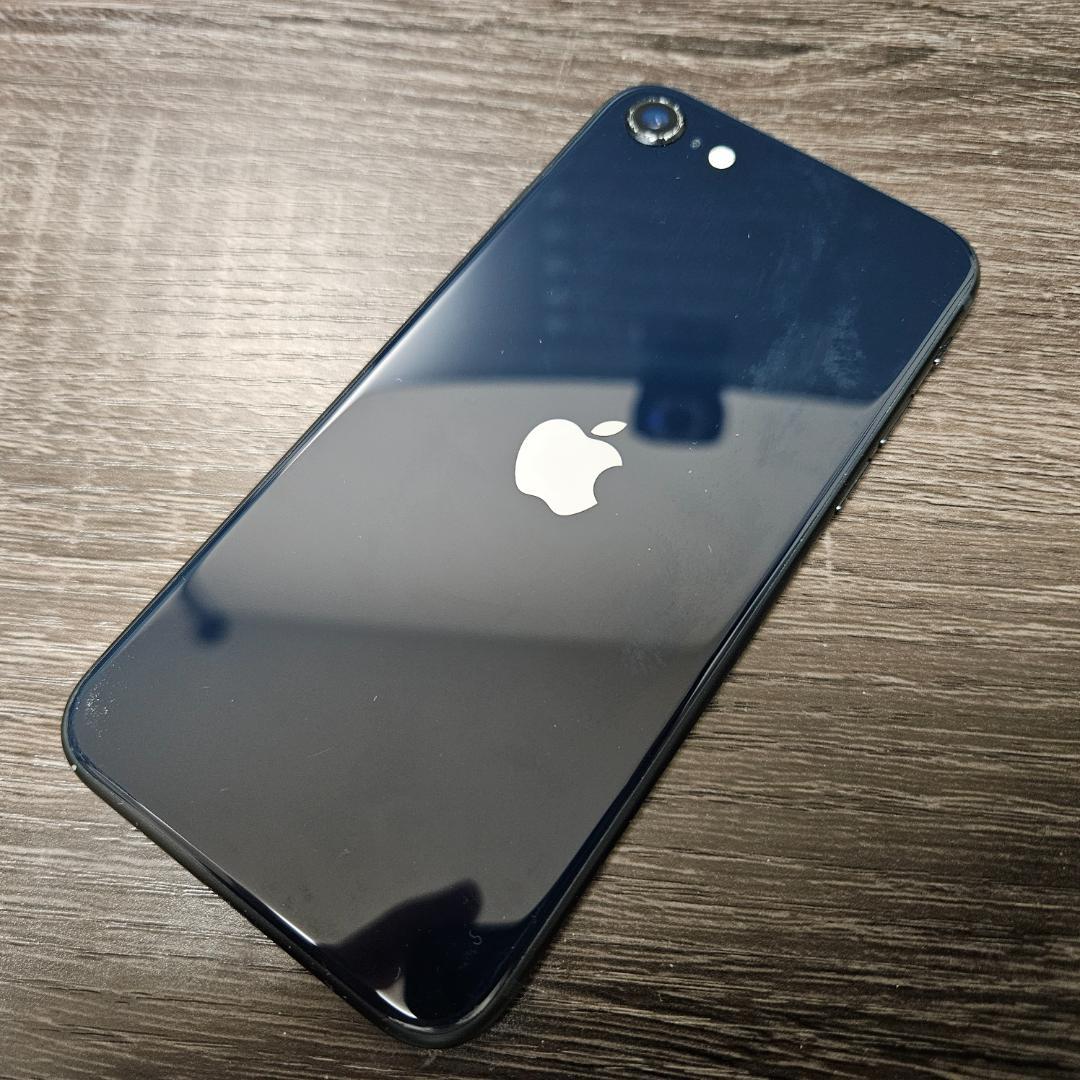 iPhone SE3 64GB 純正 バッテリー99% SIMフリー 画面擦れ