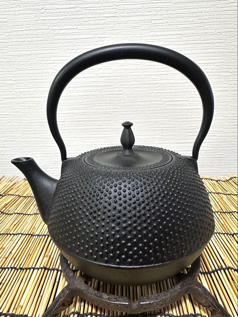 新品、供箱、栞付　南部文秀堂造　１２型 ＩＨ機器対応モデル　南部鉄瓶　南部鉄器