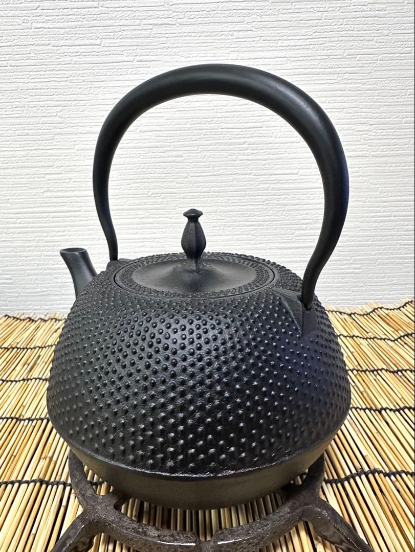 新品、供箱、栞付　南部文秀堂造　１２型 ＩＨ機器対応モデル　南部鉄瓶　南部鉄器