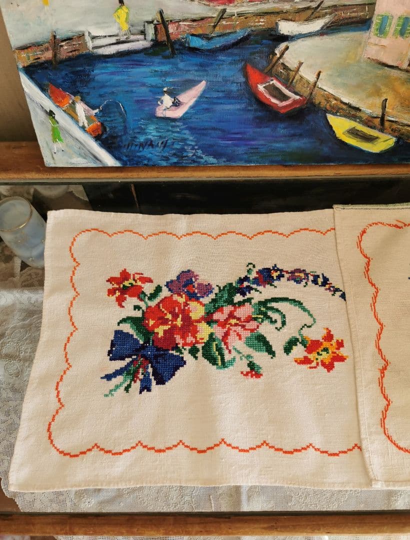 アンティーク  薔薇と菫と百合ブルーリボンの花束 手刺繍リネンクロス