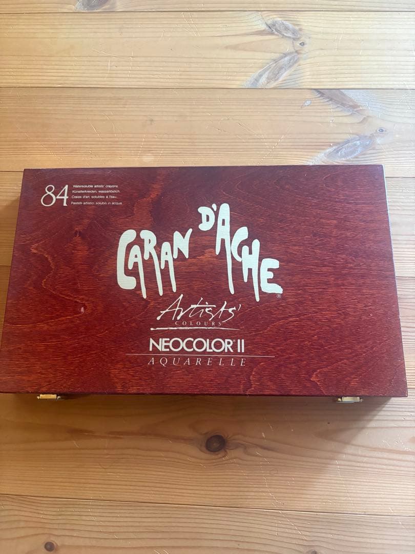 CARAN d'ACHE NEOCOLOR II 84色セット木箱　カンダッシュ