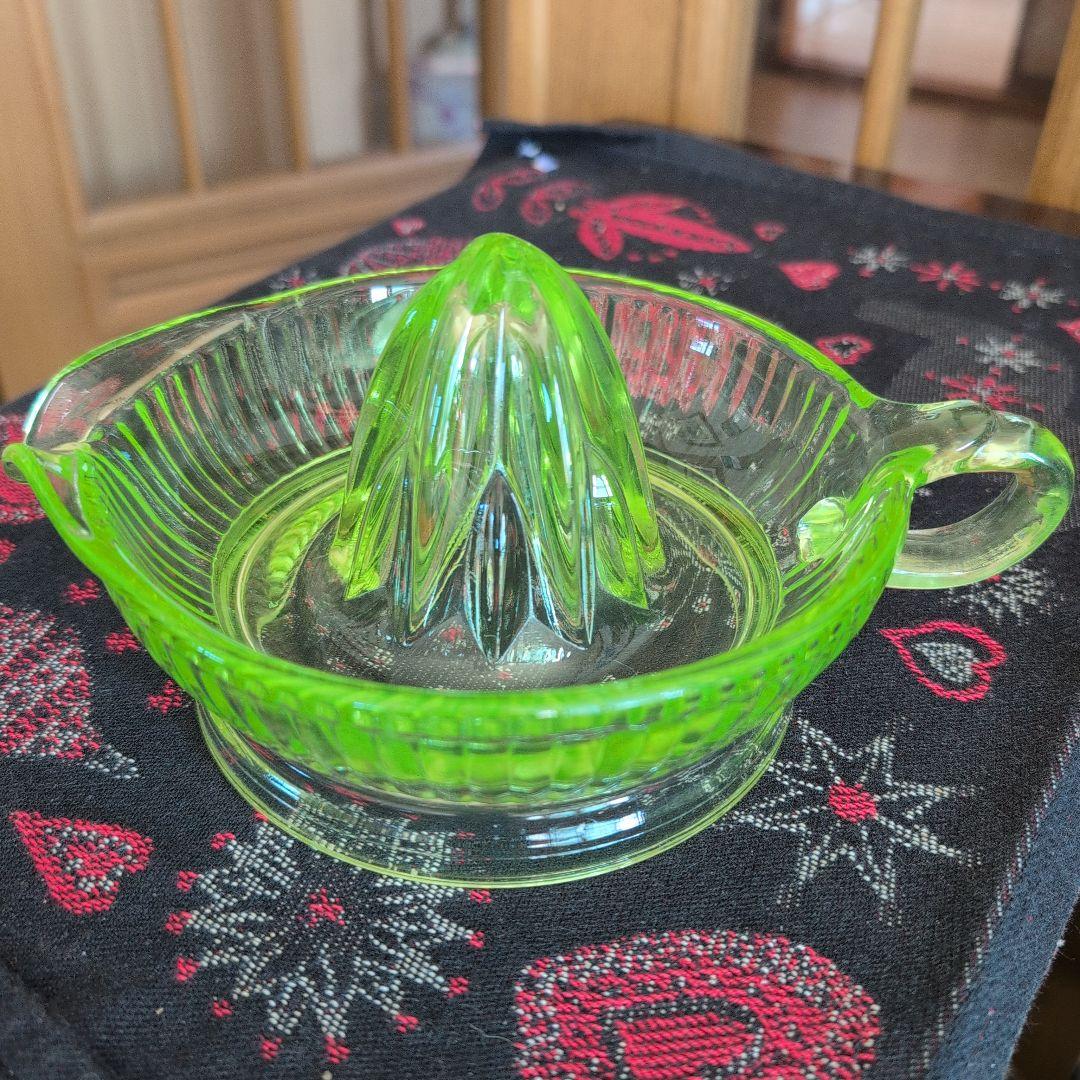 ディプレッションガラス ジュース絞り器　グリーン 希少