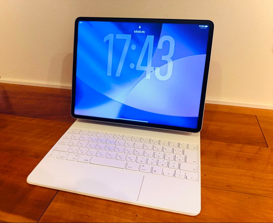 iPad Pro（第5世代） 12.9インチ　Magic Keyboard付き