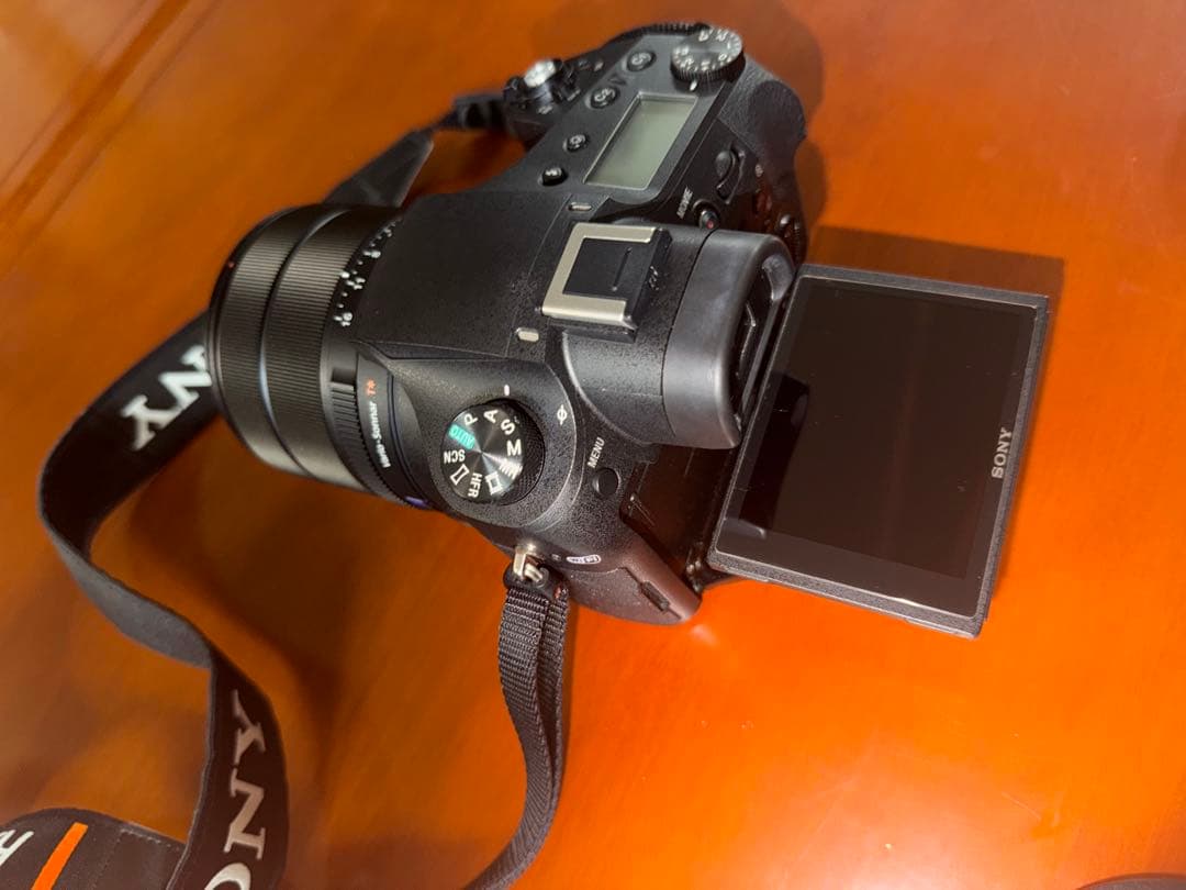 SONY Cyber−Shot RX DSC-RX10M4