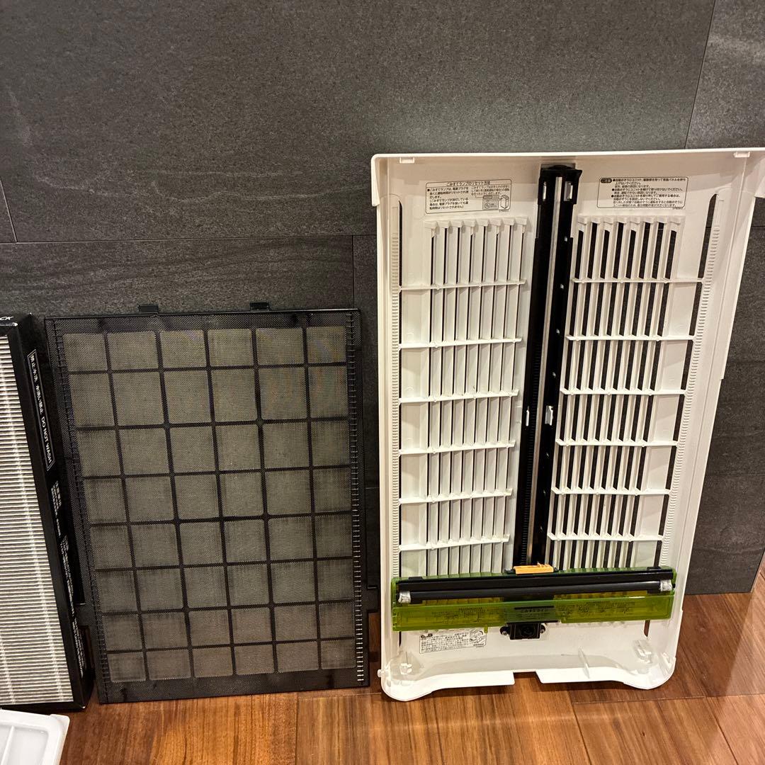美品☆加湿空気清浄機☆自動おそうじ機能付きクリエア