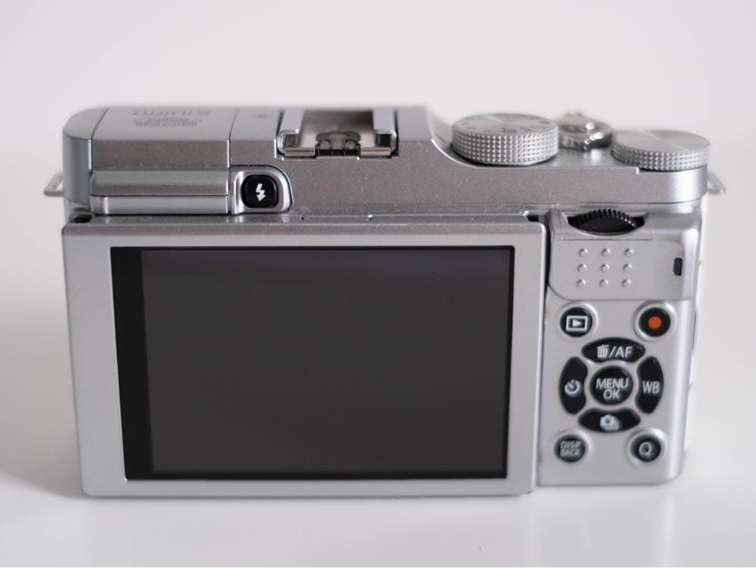 Fujifilm X-A2 ミラーレスカメラ ホワイト