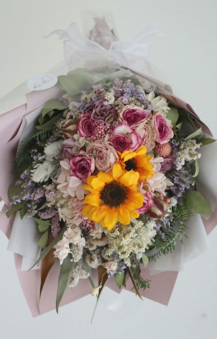【ご確認用】ドライフラワーꕤ︎︎ひまわりバラ、ラナンキュラスのスワッグꕤ︎︎花束