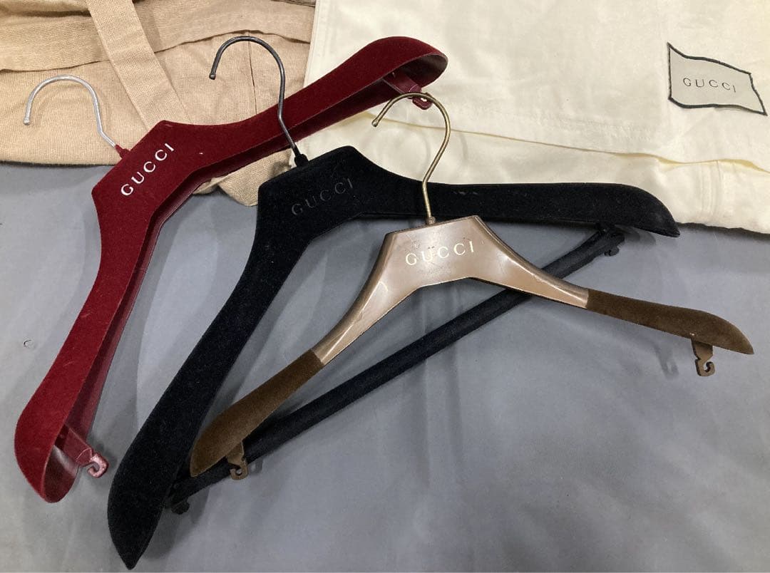 美品✨GUCCI グッチ 純正 木製ハンガー ＆ ガーメントバッグ セット 黒
