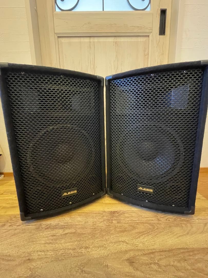 ②Alesis スピーカー(①もご購入お願いします)