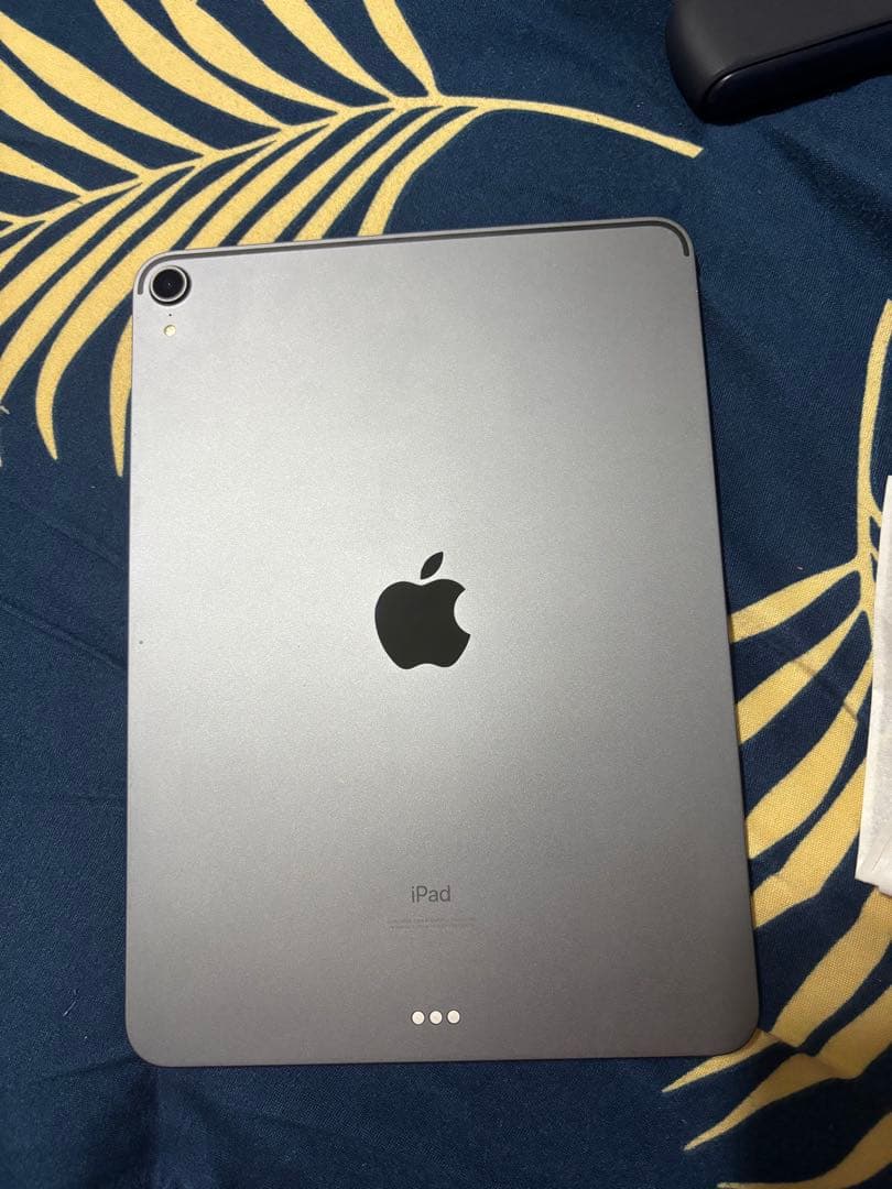 iPad Pro11インチ 美品。ケース+ Apple Pencil第二世代付き
