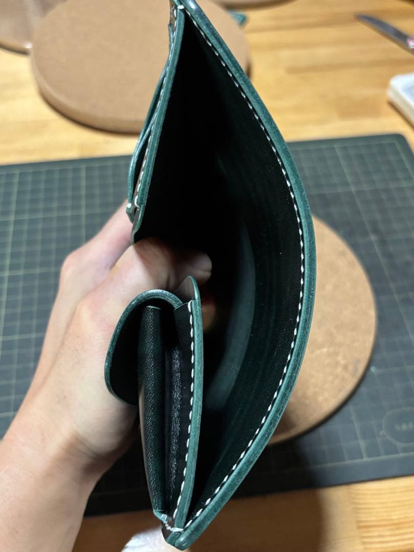 ミドルウォレット　ベルギー産　ルガト　ハンドメイド