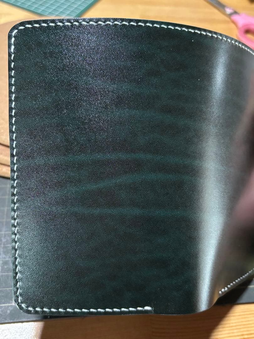 ミドルウォレット　ベルギー産　ルガト　ハンドメイド