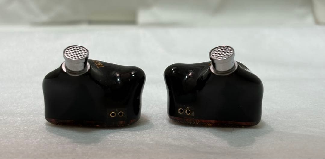 イヤホン THIE AUDIO V16 DIVINITY