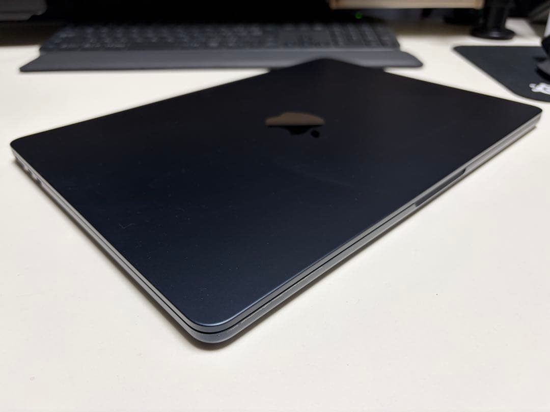 MacBook Air 13.6inch M2 2022モデル　画面傷有