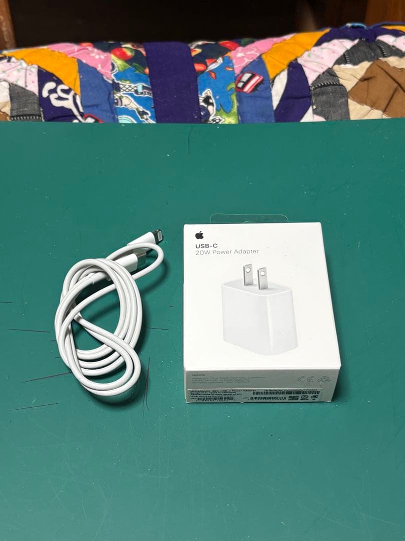 Apple iPhone 14 本体 ESRケース付き