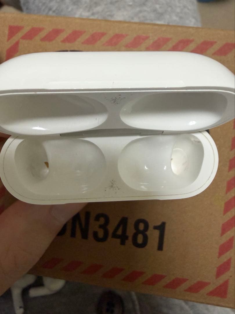 AirPods Pro 2 第二世代　本体 充電ケース付き