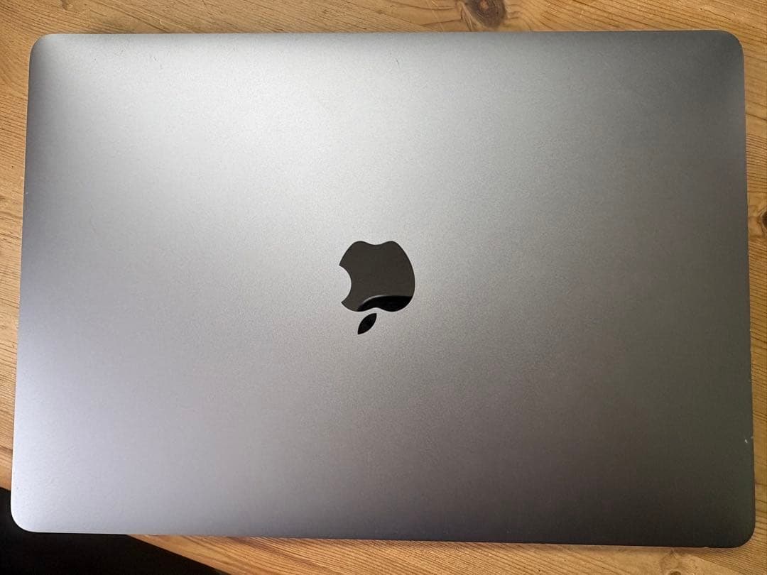 Apple MacBook Pro スペースグレー 本体とマジックマウス付き