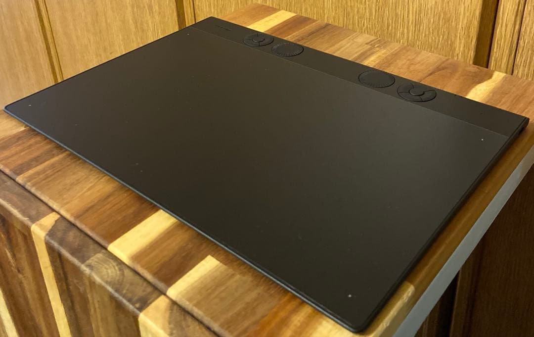液タブ・ペンタブ WACOM Intios Pro medium