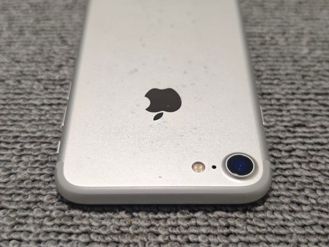 【即日発送】iPhone7 32GB シルバー SIMフリー