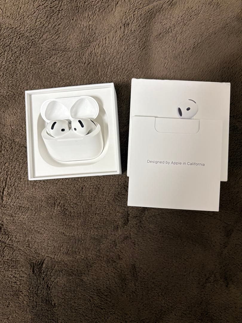 AirPods 4 本体 アクティブノイズキャンセリング機能搭載　ケース付き