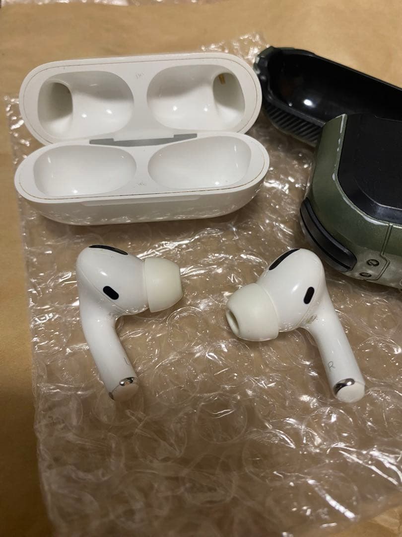 AirPods Pro 第1世代 左耳不良 右耳動作OKケース正常 ジャンク