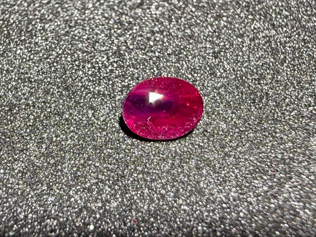 【ビルマ産】非加熱ピジョンブラッドルビー　GIA鑑　1.18ct
