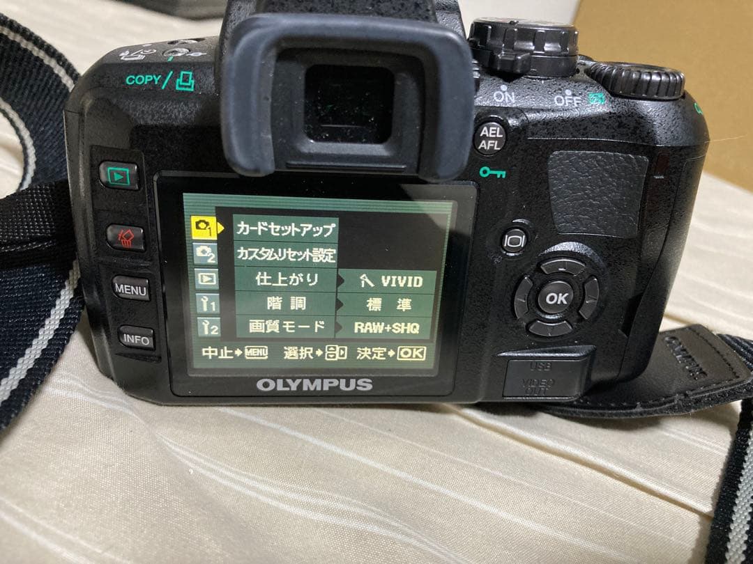 オリンパス一眼レフカメラ　(OLYMPUS) E-410 レンズキット