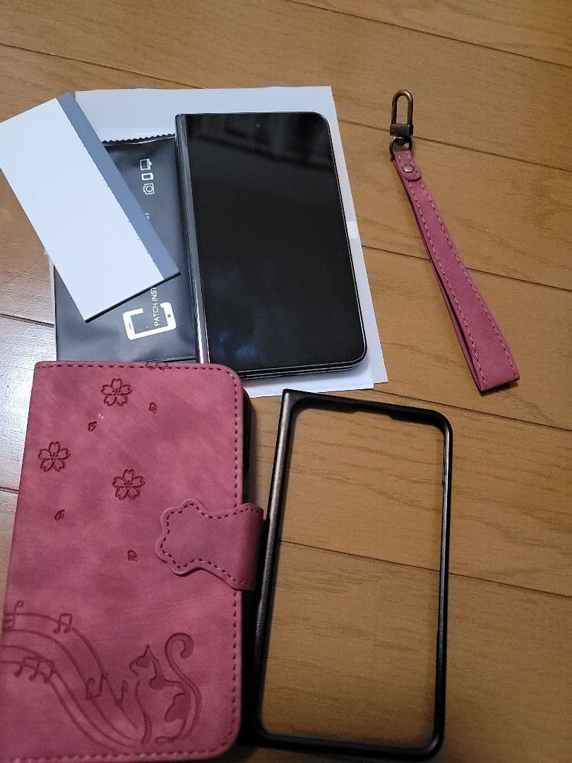 Google Pixel Fold 本体 ケース付き