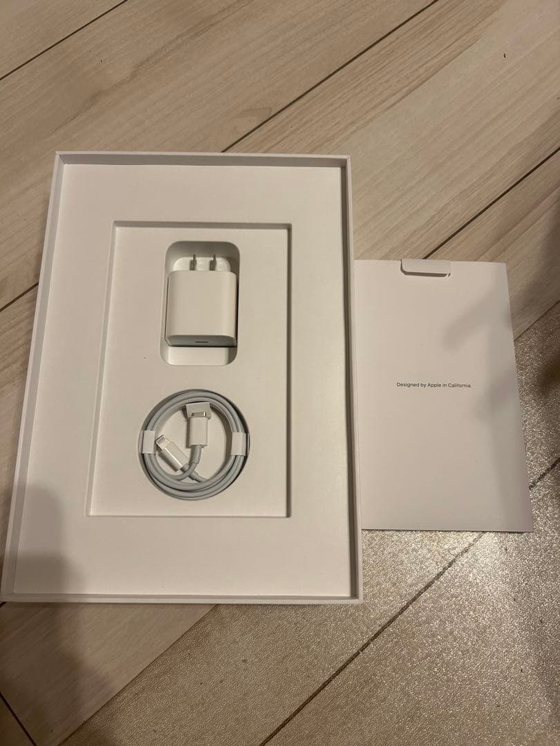iPad 第9世代64GBWiFiシルバーAppleSmartKeyboard