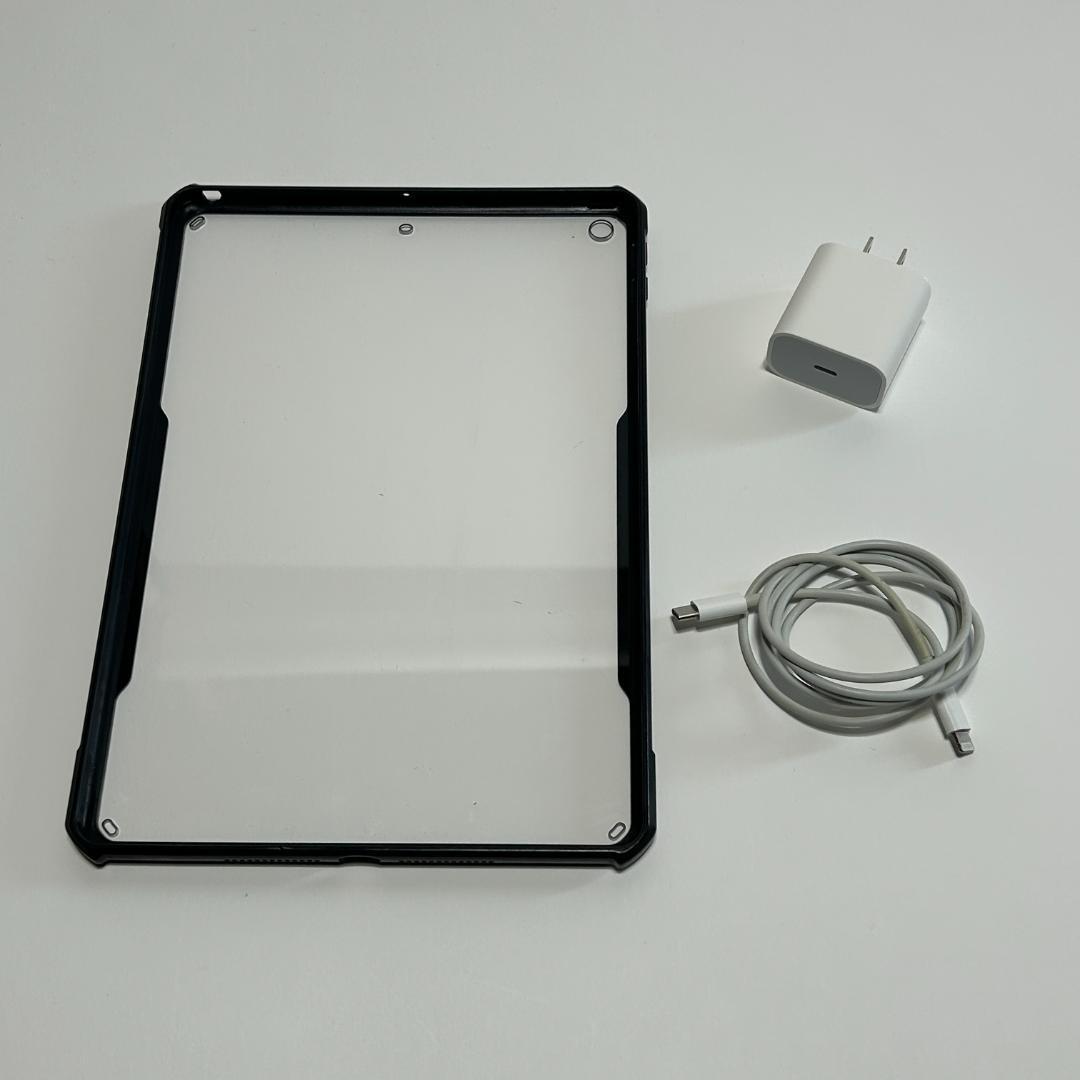 iPad 10.2インチ 第8世代 WIFIモデル 32GB ケース付 ゴールド