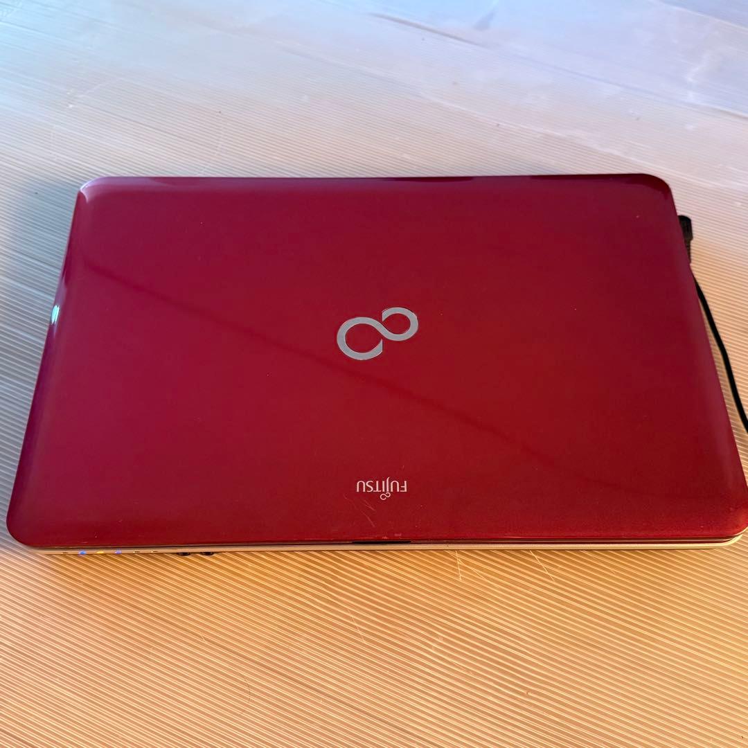 FUJITSU LIFEBOOK 赤 ノートPC 充電器付